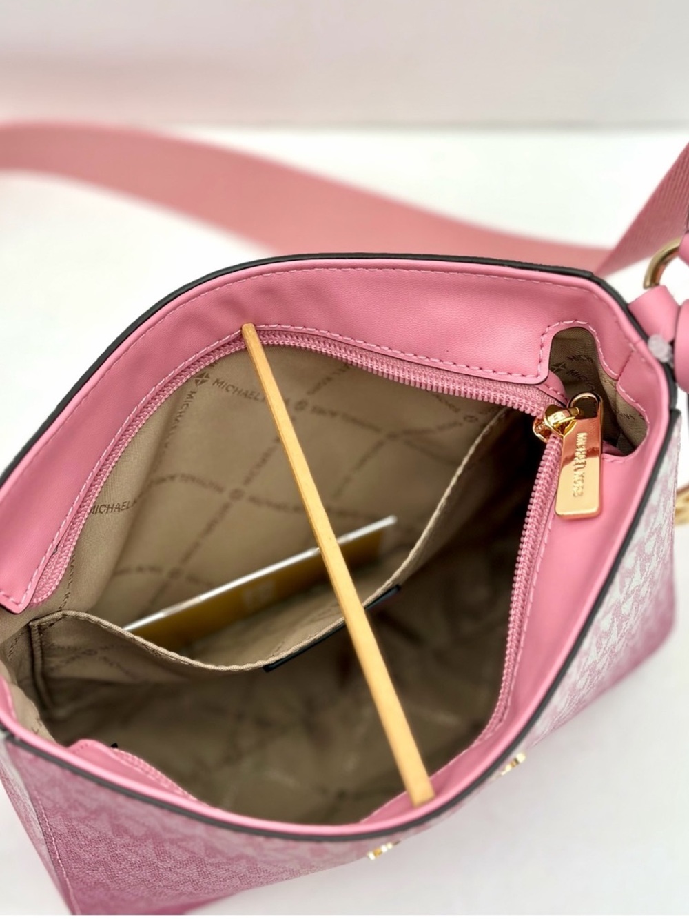 MICHAEL KORS Pink Signature Ombre Crossbody Bag - Picture 4 of 12